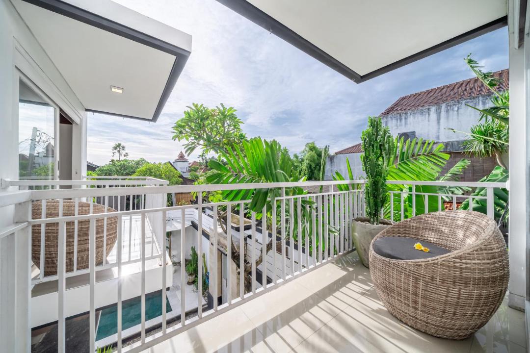 Photo of Patio Balcony in Sunset Road
