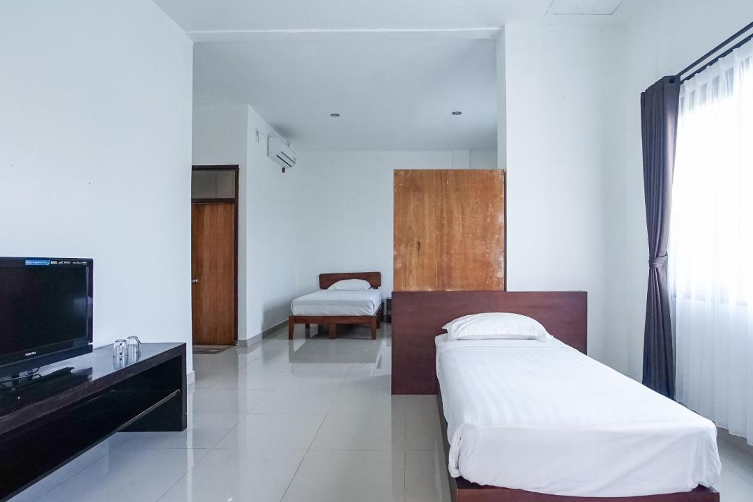 Photo of Bedroom in Kartika Plaza
