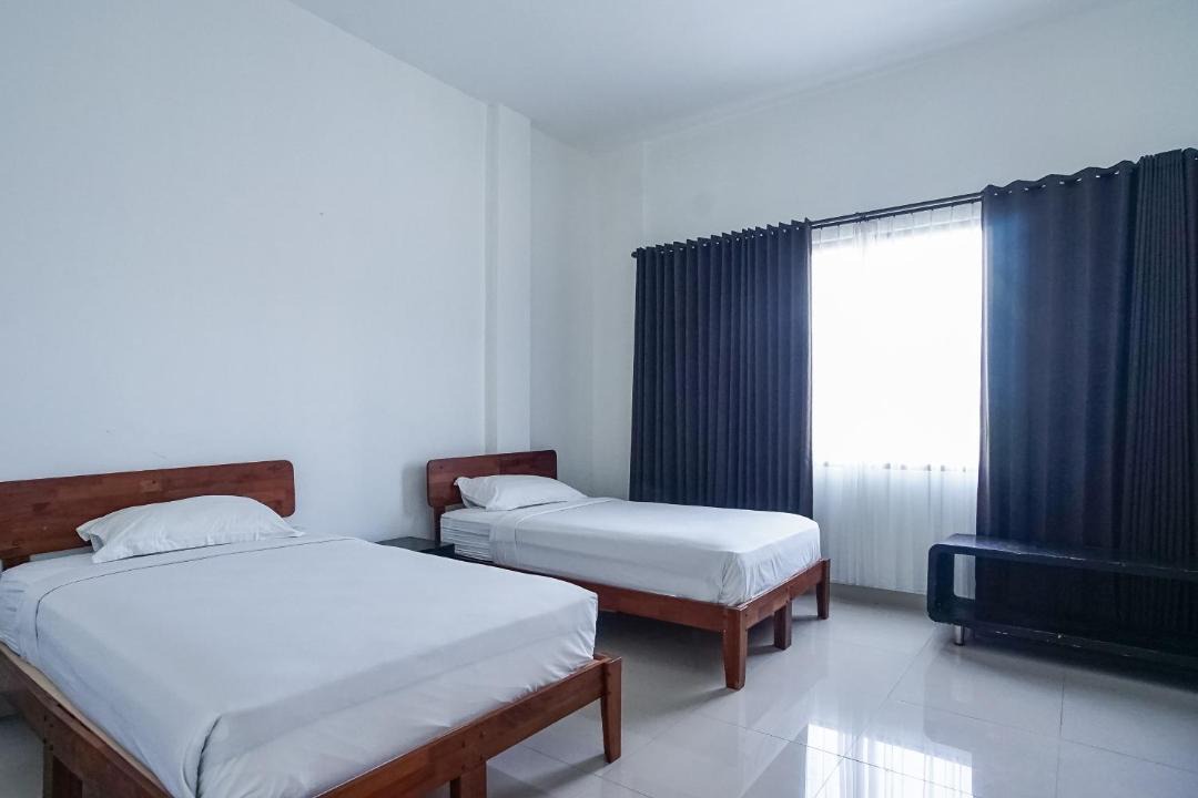 Photo of Bedroom in Kartika Plaza