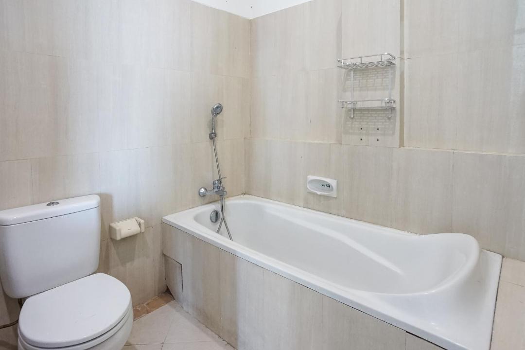 Photo of Bathroom in Kartika Plaza