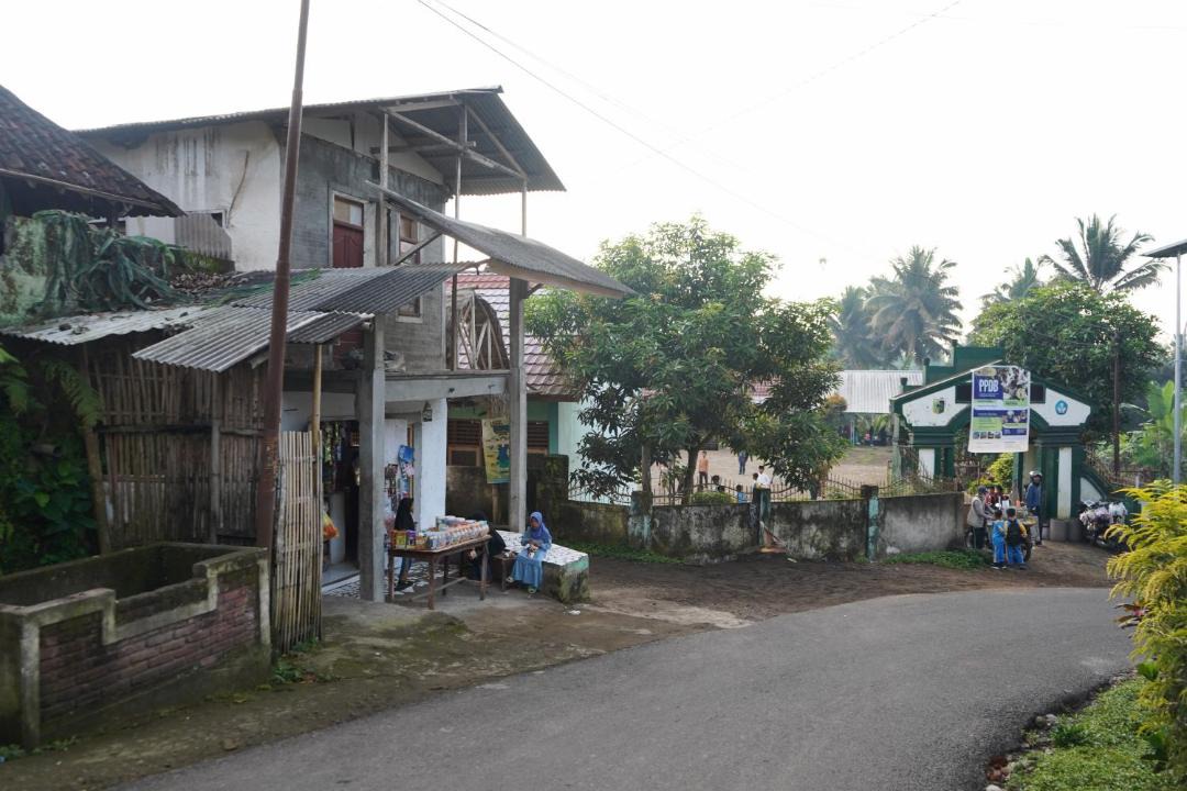 Photo of Others in Tetebatu