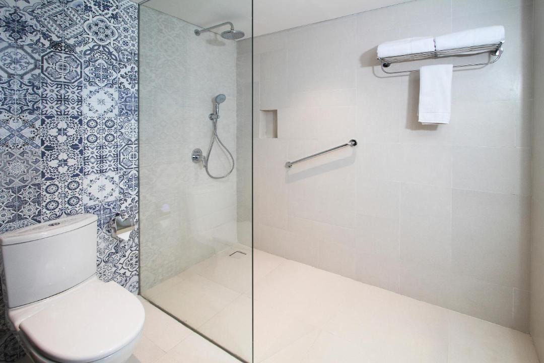 Photo of Bathroom in Kartika Plaza