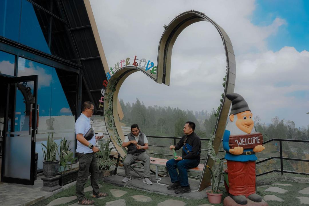 Photo of Others in Tosari
