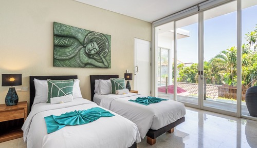 Luxury Villa, 3 Bedrooms, Pool View