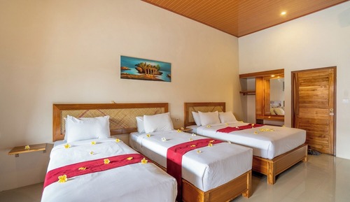 Family Quadruple Room, Pool View