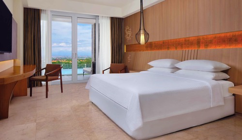 Deluxe Room, 1 King Bed, Pool Access