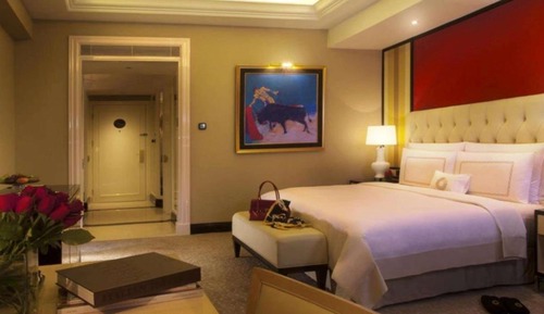 Club Premier Room