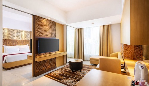 Seva Suite with Balinese Culture and Beach Club Experience