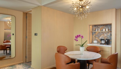 Deluxe Suite, 1 King Bed