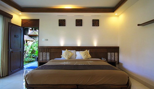 Deluxe Suite, Pool View