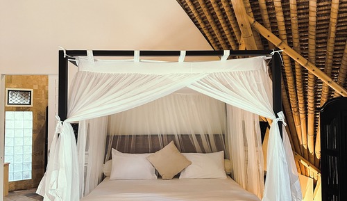 Junior Suite, 1 King Bed with Sofa bed, Courtyard View