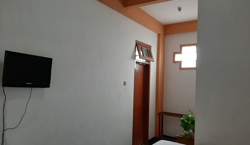 Standard Twin Room (AC)