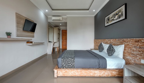 Standard Room, 1 Queen Bed