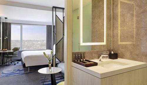 Superior Room, 1 King Bed