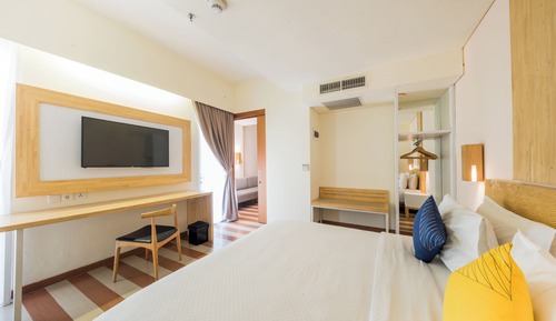 SUITE ROOM