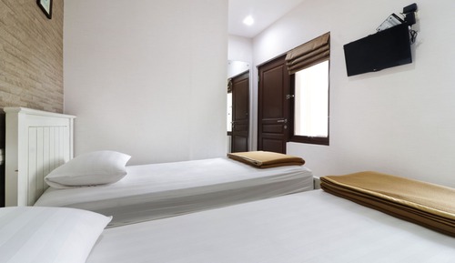 Superior 1st Floor