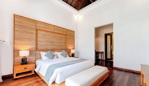 Deluxe Room, Pool View
