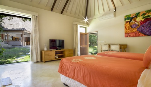 Villa Kayu Merah