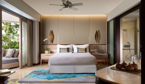 Deluxe Room, 1 King Bed, Accessible, Pool View (Resort)