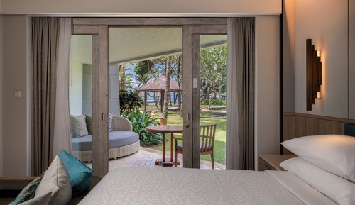 Deluxe Room, 1 King Bed, Balcony, Garden View (Premier)