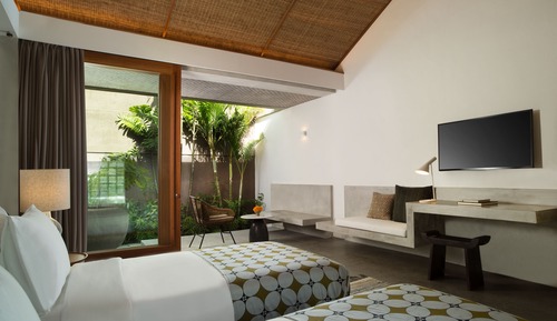 Courtyard Studio Twin