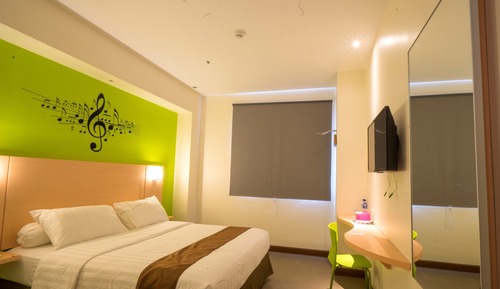 Deluxe Room, 1 Queen Bed