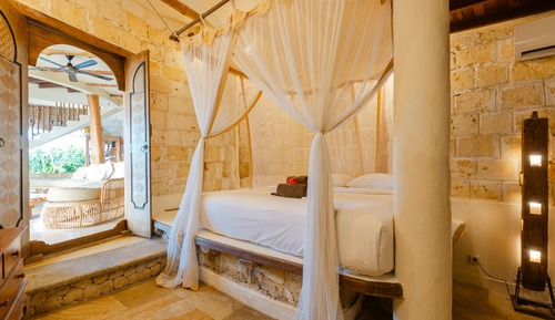 Three-Bedroom Villa with Private Pool and Sea View