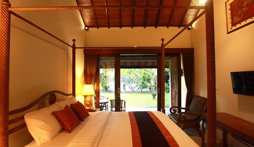 Deluxe Queen Room
