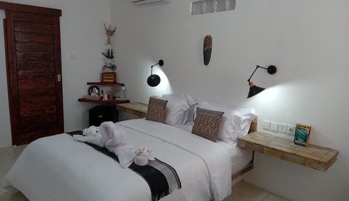 Classic Double Room, Pool View