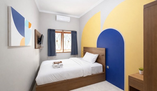 Standard Room, Shared Bathroom