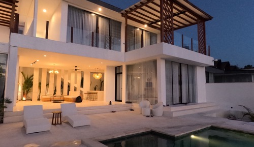 Luxury 3 Bedroom with Private Pool & Direct Ocean View