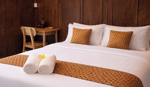 Standard Room, 1 King Bed, Garden View