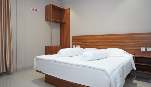 Double Room, Hill View