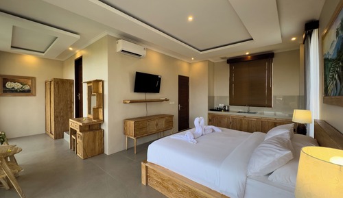 Suite, 1 King Bed, Mountain View