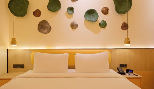 Metro Room King Bed