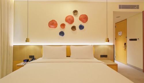 Skyline Executive King Bed