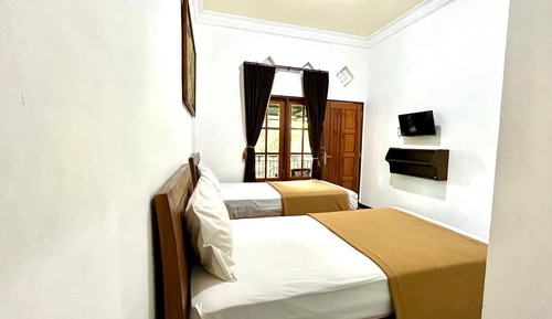 Basic Double or Twin Room, Balcony, City View