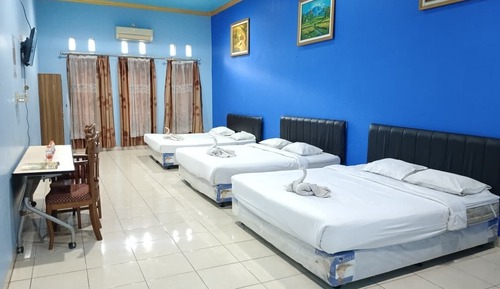 Business Studio Suite, 3 Bedrooms, Balcony, Garden View