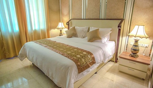 Family Suite, Microwave, City View
