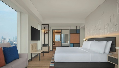 Panoramic Loft, 1 King Bed, City View