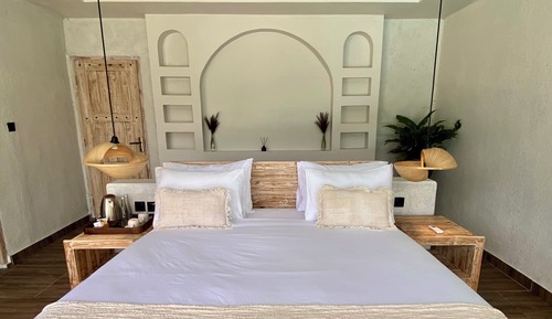 Panoramic Room, Pool Access, Lake View