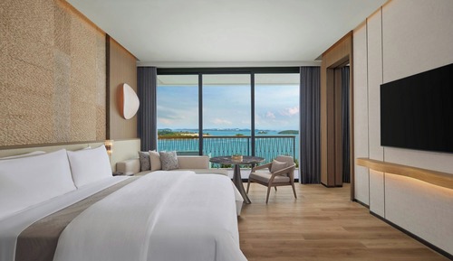 Suite, 1 King Bed, Balcony, Ocean View (Ocean Suite)