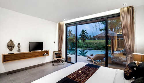 Comfort Villa, 6 Bedrooms, Pool View