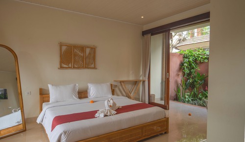 Villa with Plunge Pool