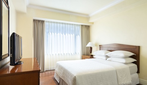 Room, 3 Bedrooms, Smoking