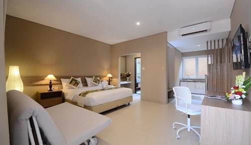 Signature Room, 2 Bedrooms, Pool View