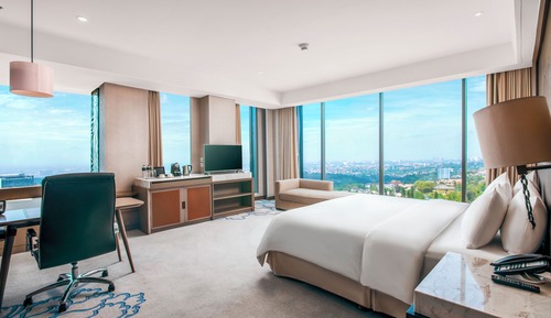 Junior Suite, 1 King Bed, Club Lounge Access