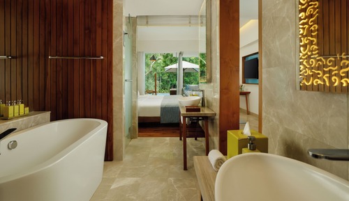 Wonderful Pool Access - 2 Double Beds