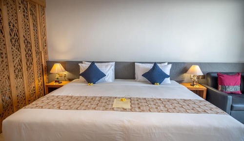 Suite, Garden View