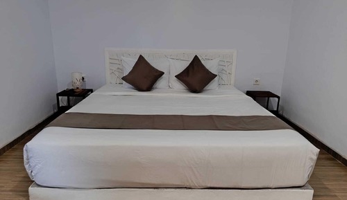 Standard Double Room, Garden View